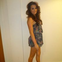 Love the curvy ladies!