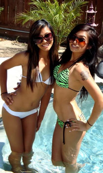 Adrienne Bailon bikini 004